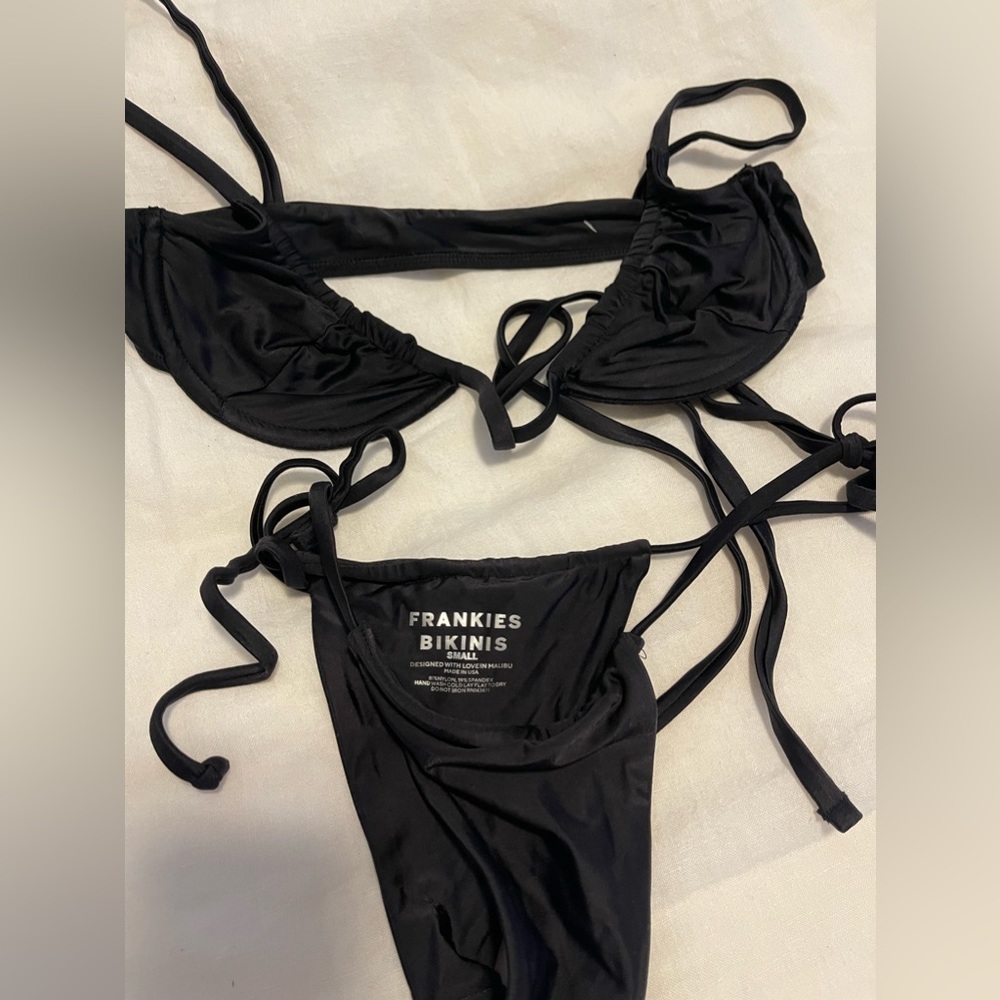 Alo x Frankie’s Bikinis Collab Benji Top Tia Bottom in Black, S (fits XS)